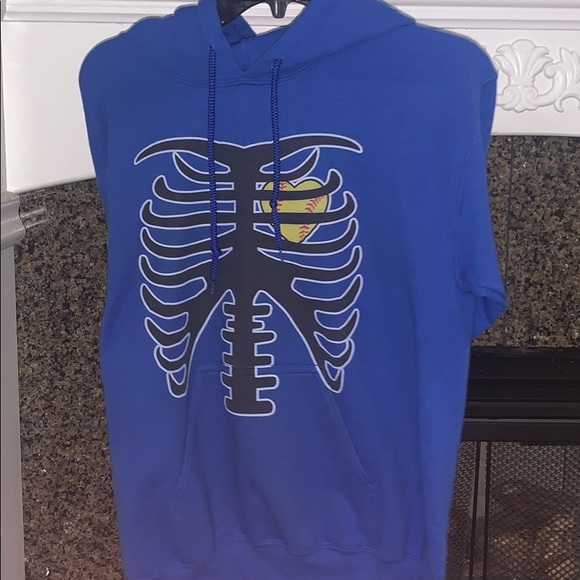 Blue softball sweatshirt - Picture 1 of 4